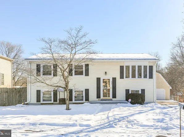 5361 Macwood Dr, Woodbridge, VA 22193