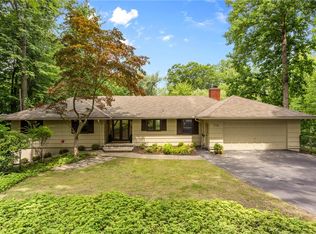 790 Oakridge Dr, Rochester, NY 14617