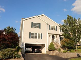 14 Navajo Rd, Worcester, MA 01606