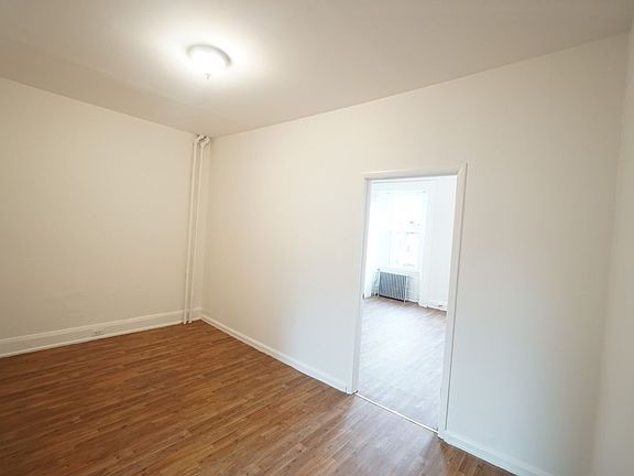 5th image of 144 Nelson St #3A