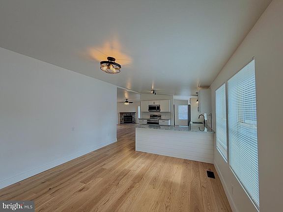 3rd image of 15 Rebecca St