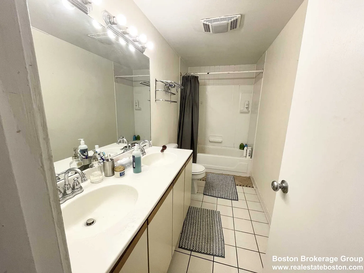 3 bed, $6,600 — Photo 3