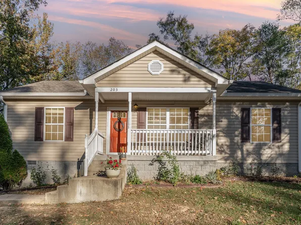 203 Maple Dr, Ashland City, TN 37015