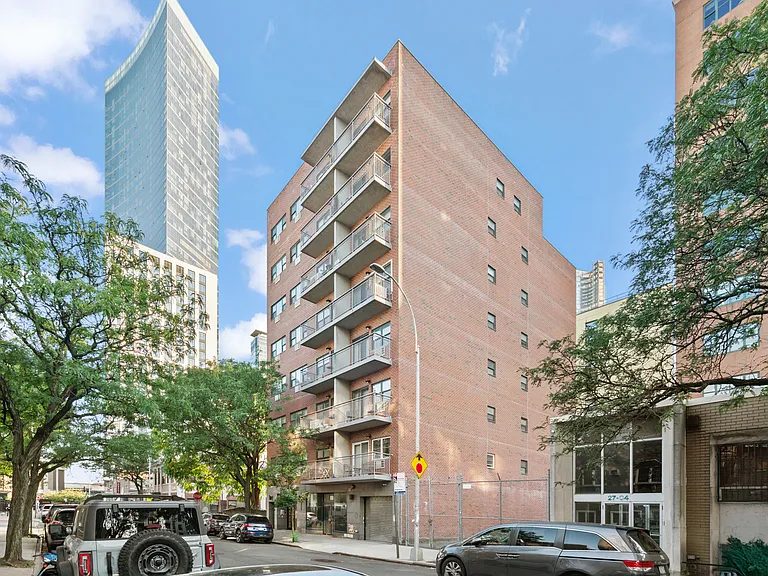 27-16 41st Ave #Penthouse 8I — Photo 13