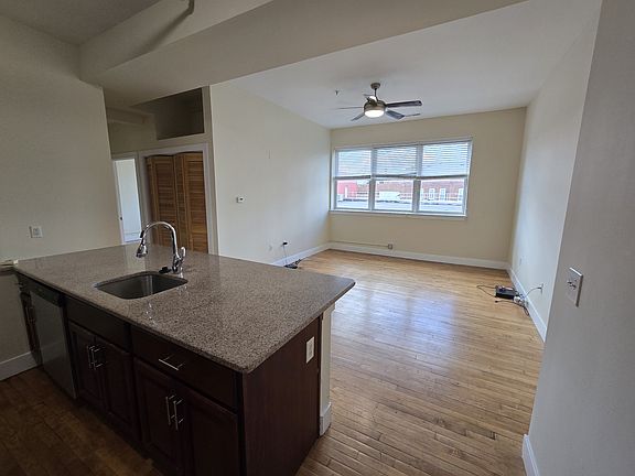 5th image of 613 N Lombardy St #204