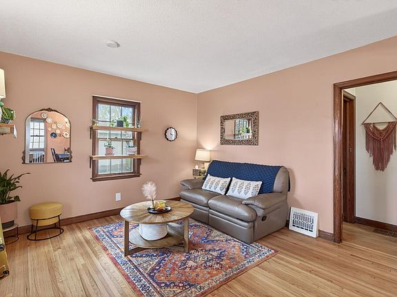4th image of 721 Parkway Dr