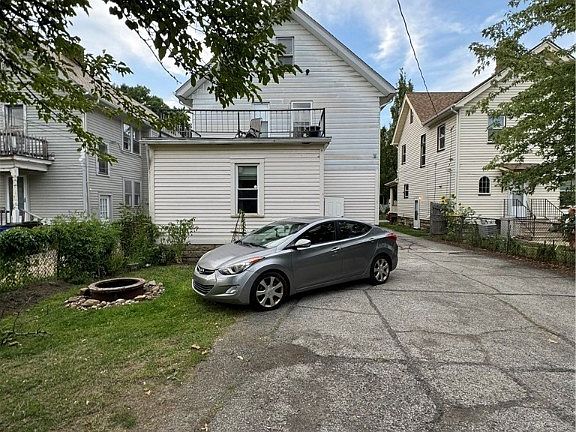 4th image of 10327 Ignatius Ave