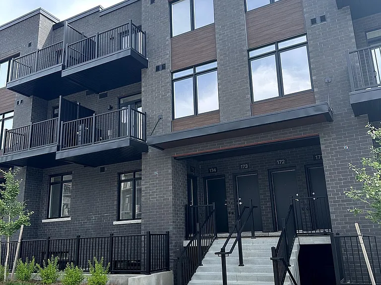 824 Woolwich St #175 — Photo 1