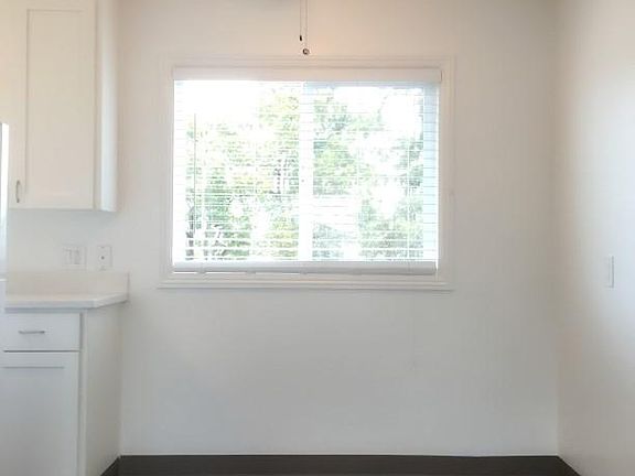 4th image of 1211 Jefferson St