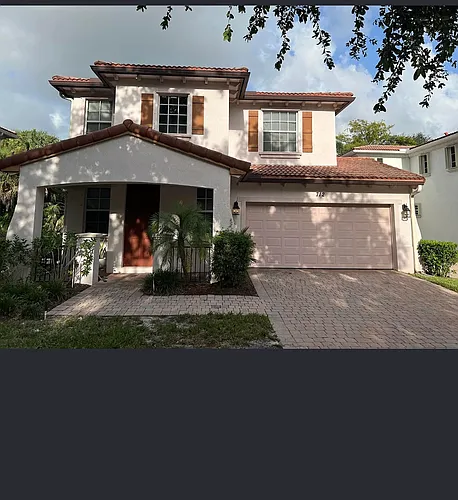 712 Duchess Ct Photo 1