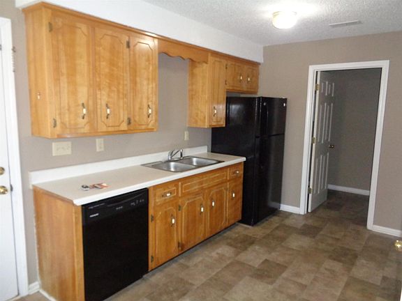 3rd image of 3864 Northeast Dr APT A