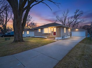 1286 Scott Ave, Waterloo, IA 50701