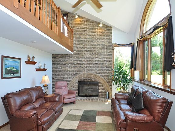 2nd image of W324S4010 Bartell Ct