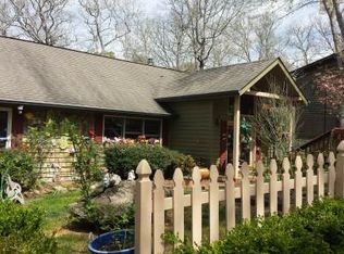 1296 Cherokee Trl, Young Harris, GA 30582