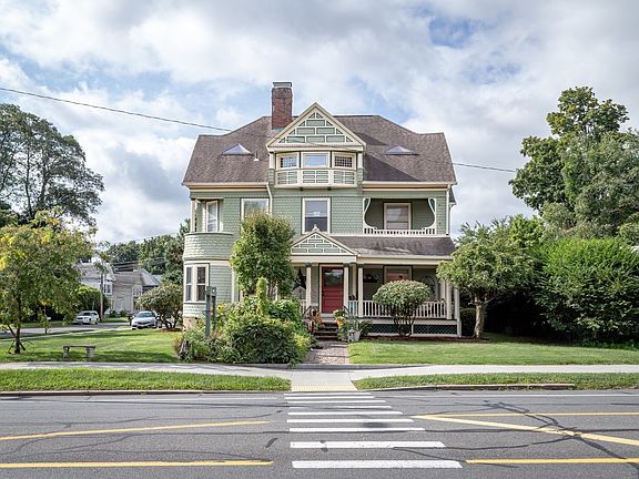4th image of 56 Court St