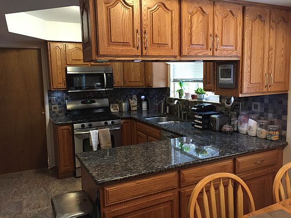 3rd image of 30235 Woodgate Dr