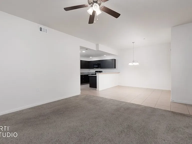 400 Hillside Dr #U — Photo 4