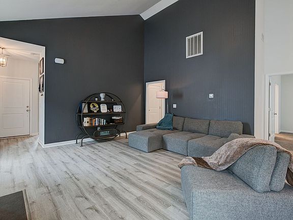 5th image of 1428 Ardennes Dr