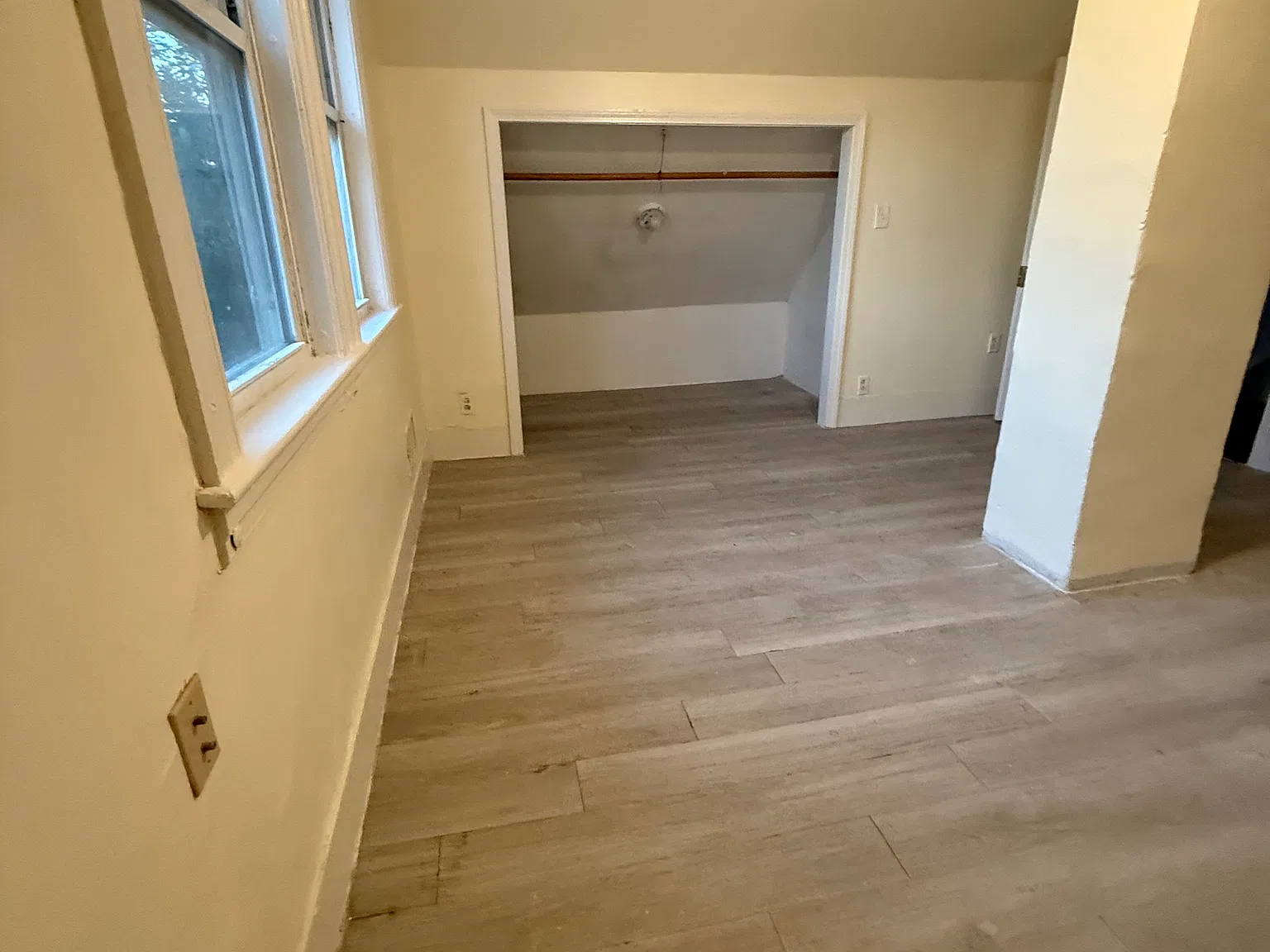 69 Linwood St — Photo 2