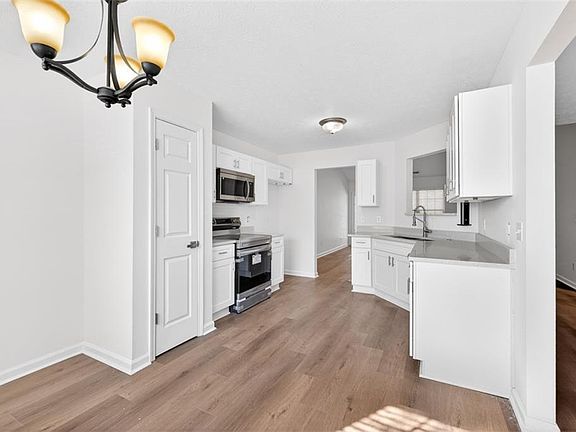 5th image of 1411 Elliotts Ln