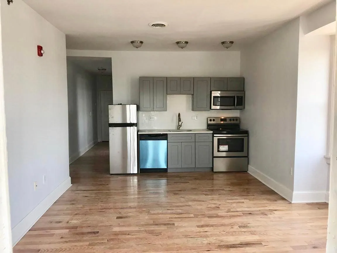 1 bed, $1,075 — Photo 2