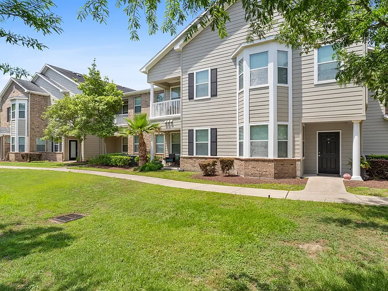 Villas at Huffmeister — Photo 40