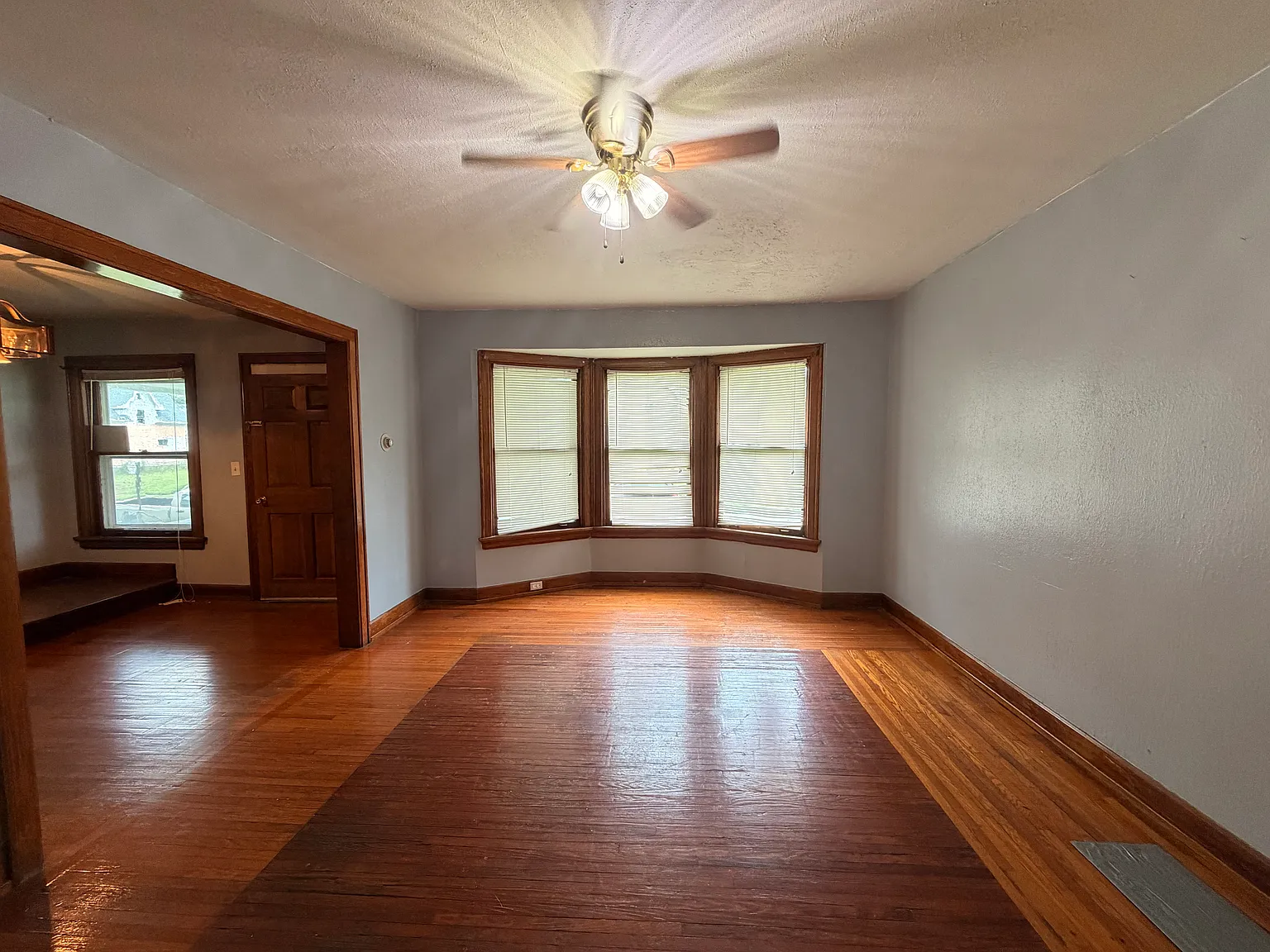 3 bed, 1.5 bath, 1536 sqft, $1,225 — Photo 2