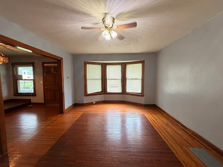 3209 Kimball Ave — Photo 2