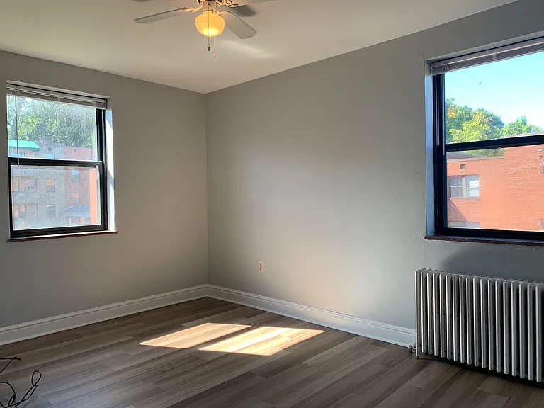 Royal Gardens Apartments — Photo 106