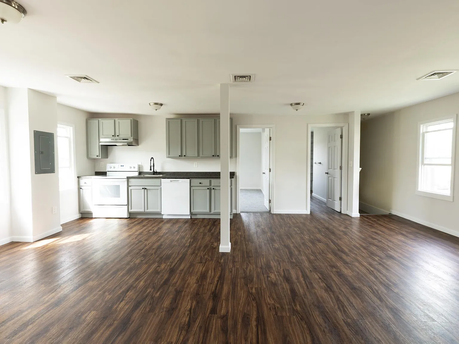 424 N Main St — Photo 2