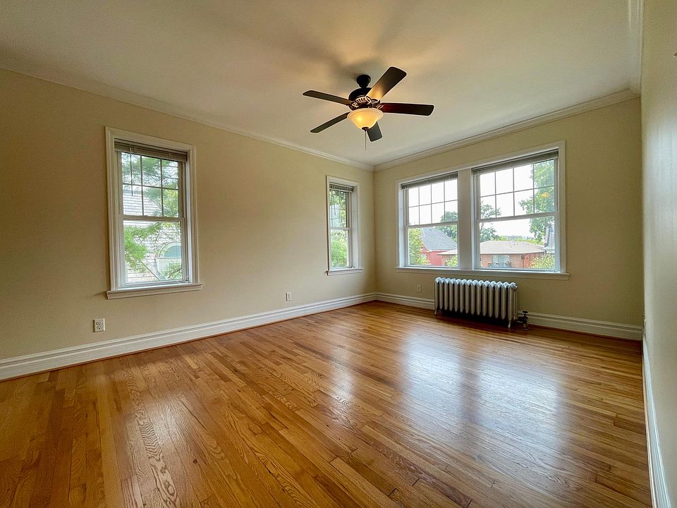 1st image of 4245 W Pine Blvd APT 301