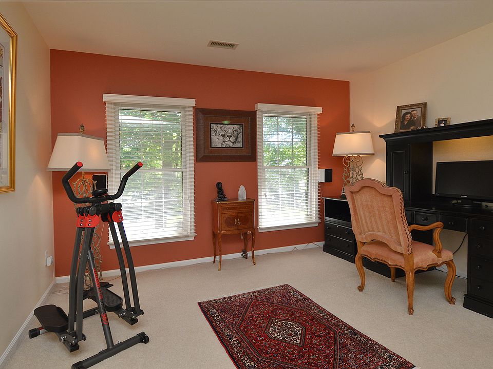 2nd image of 3018 Rosemoor Ln