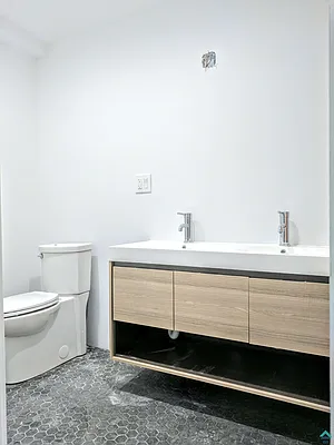 Rented by EXR | media 8