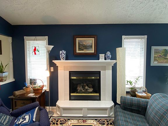 4th image of 5609 N Ave
