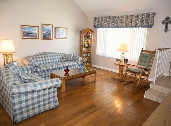 5th image of 302 Mariposa Dr