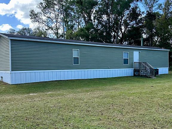 3rd image of 818 SW Tustenuggee Ave