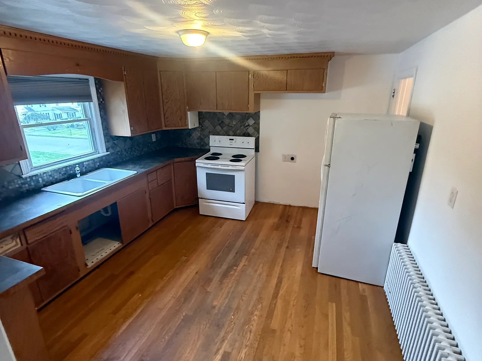 2 bed, 909 sqft, $2,150 — Photo 3