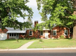 9360 Radio Dr, Saint Louis, MO