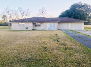 1124 Cook Rd, Winnie, TX 77665