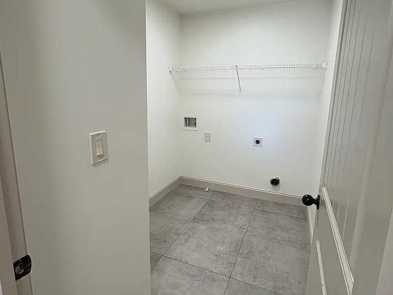 1244 Saint James Pl — Photo 23