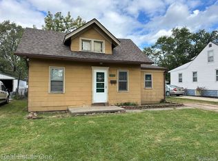 22421 Saint Gertrude St, Saint Clair Shores, MI 48081