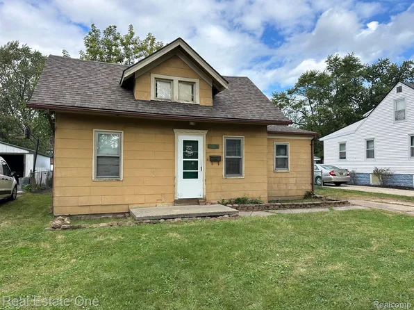 22421 Saint Gertrude St, Saint Clair Shores, MI 48081