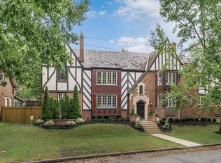 392 Rhoads Ave, Columbus, OH 43205