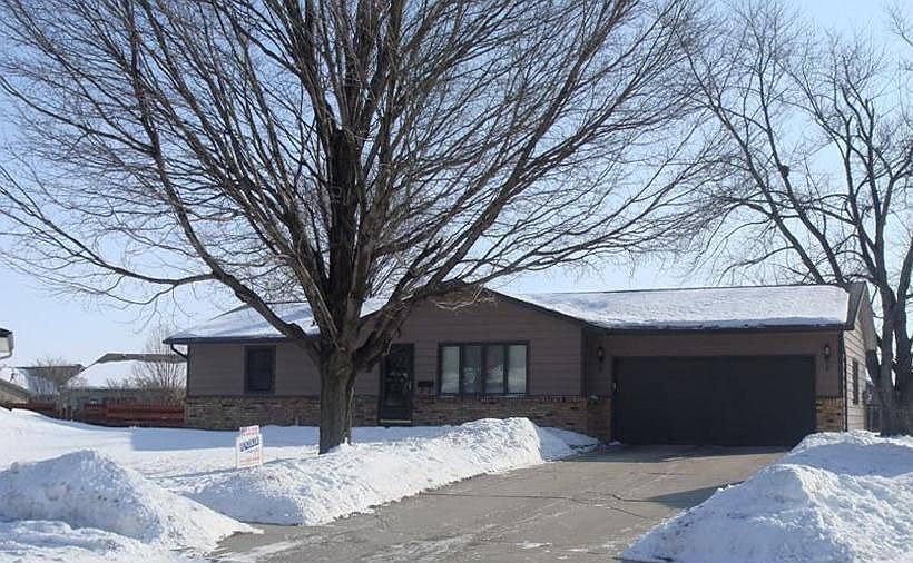 1st image of 3328 Jefferson Cir