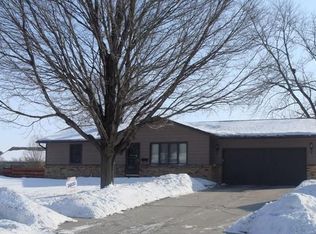 3328 Jefferson Cir, Ames, IA 50010