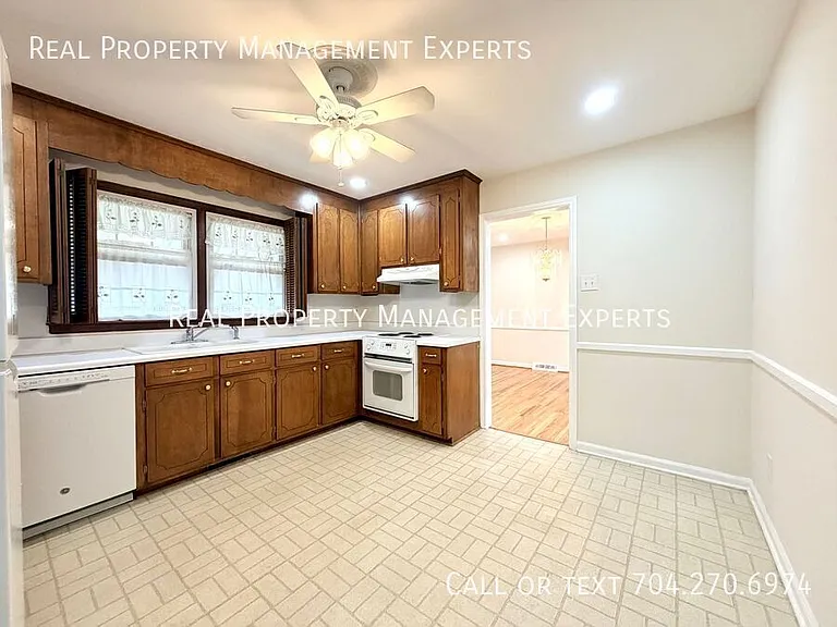 4017 Tamerlane — Photo 4