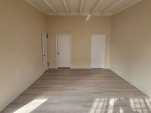 3rd image of 824 S Ardmore Ave APT H
