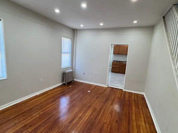 410 Commonwealth Ave, Trenton, NJ 08629