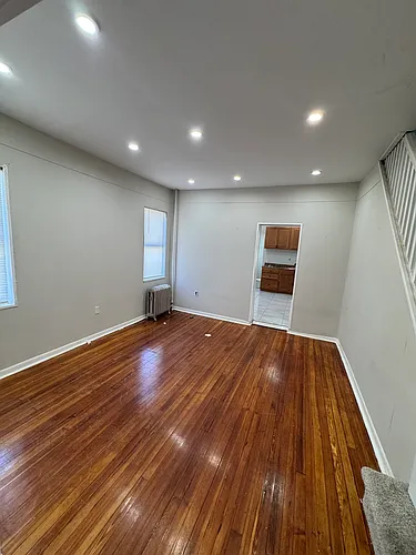 410 Commonwealth Ave Photo 1