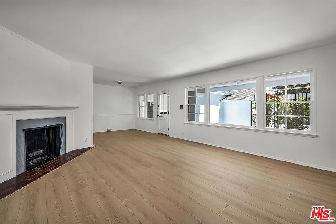 3 bed, 2.0 bath, 1680 sqft, $9,000 — Photo 3